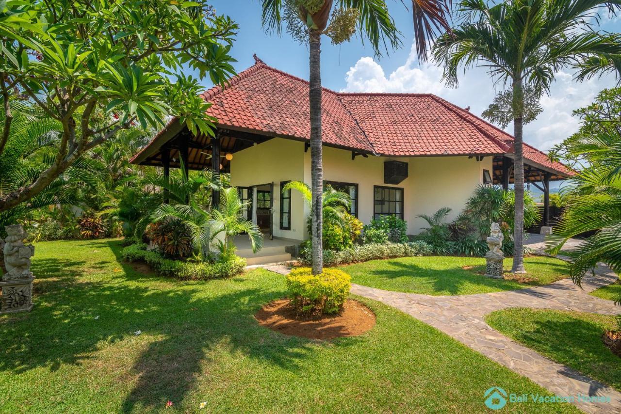 Villa Namaste - Beachfront At Lovina 10P, Pool, Bbq Banjar  Exterior photo