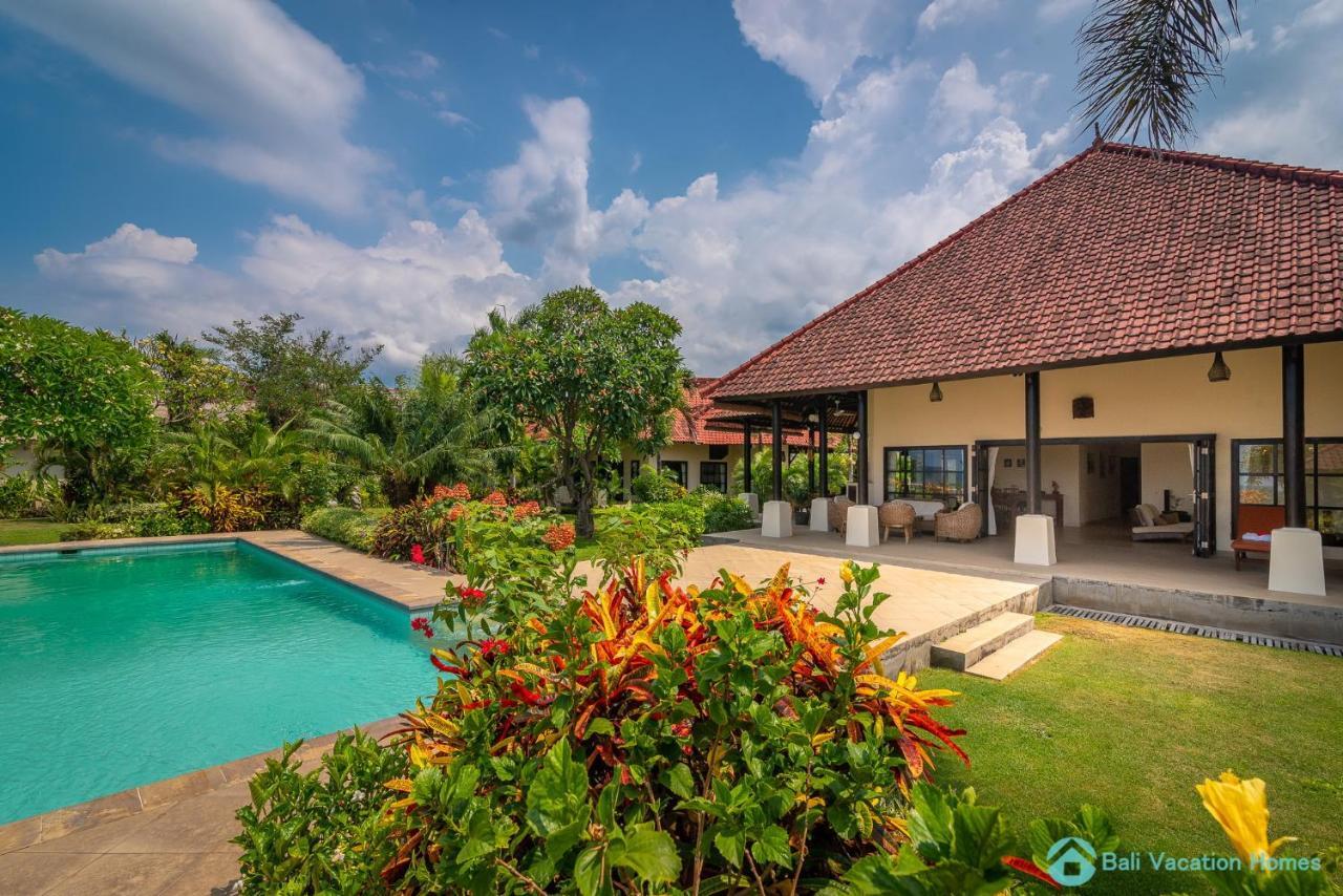 Villa Namaste - Beachfront At Lovina 10P, Pool, Bbq Banjar  Exterior photo